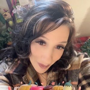 Meet your Posher, Candace